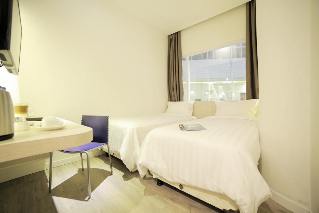 Ozone Hotel Pantai Indah Kapuk Jakarta Exterior foto
