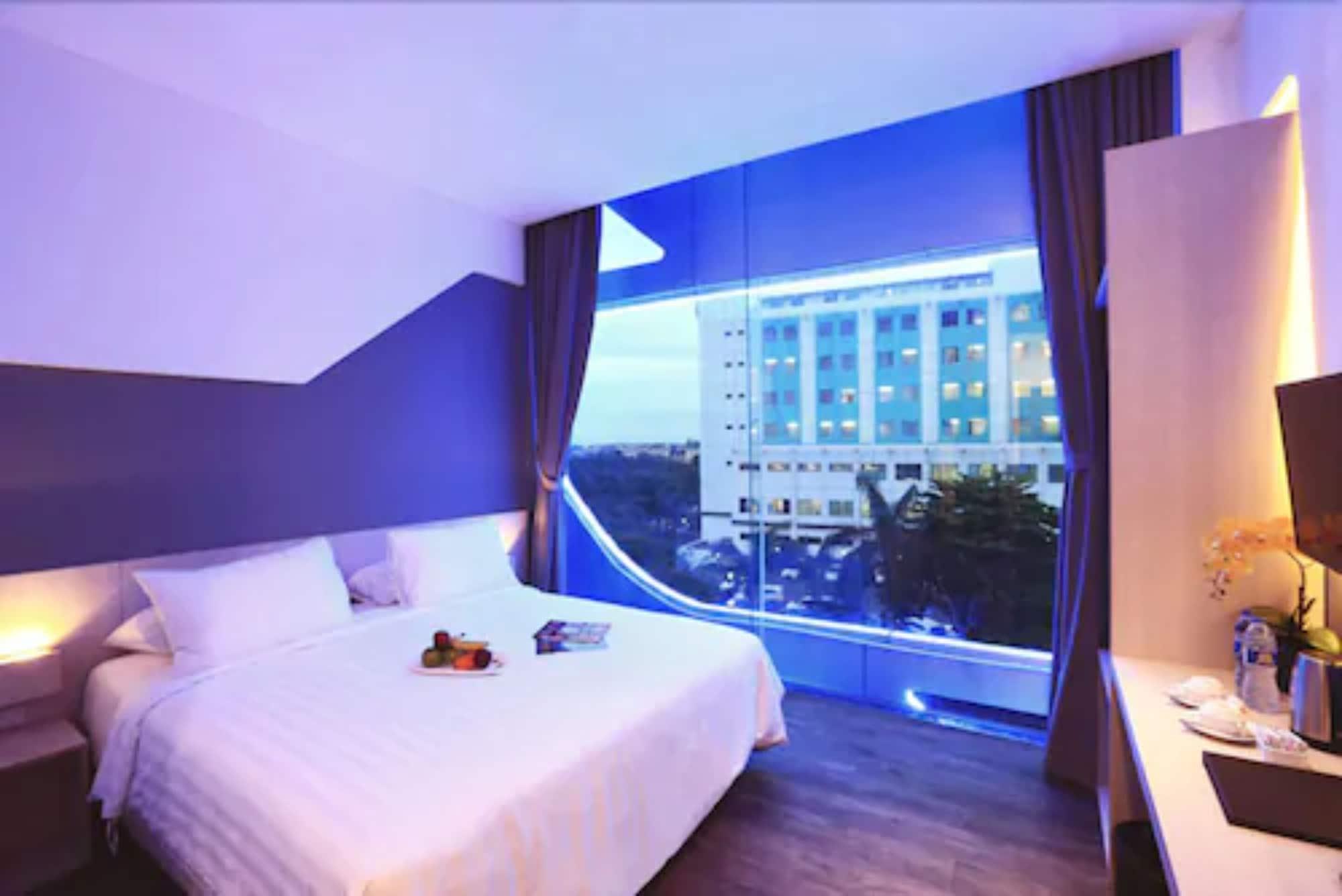 Ozone Hotel Pantai Indah Kapuk Jakarta Exterior foto