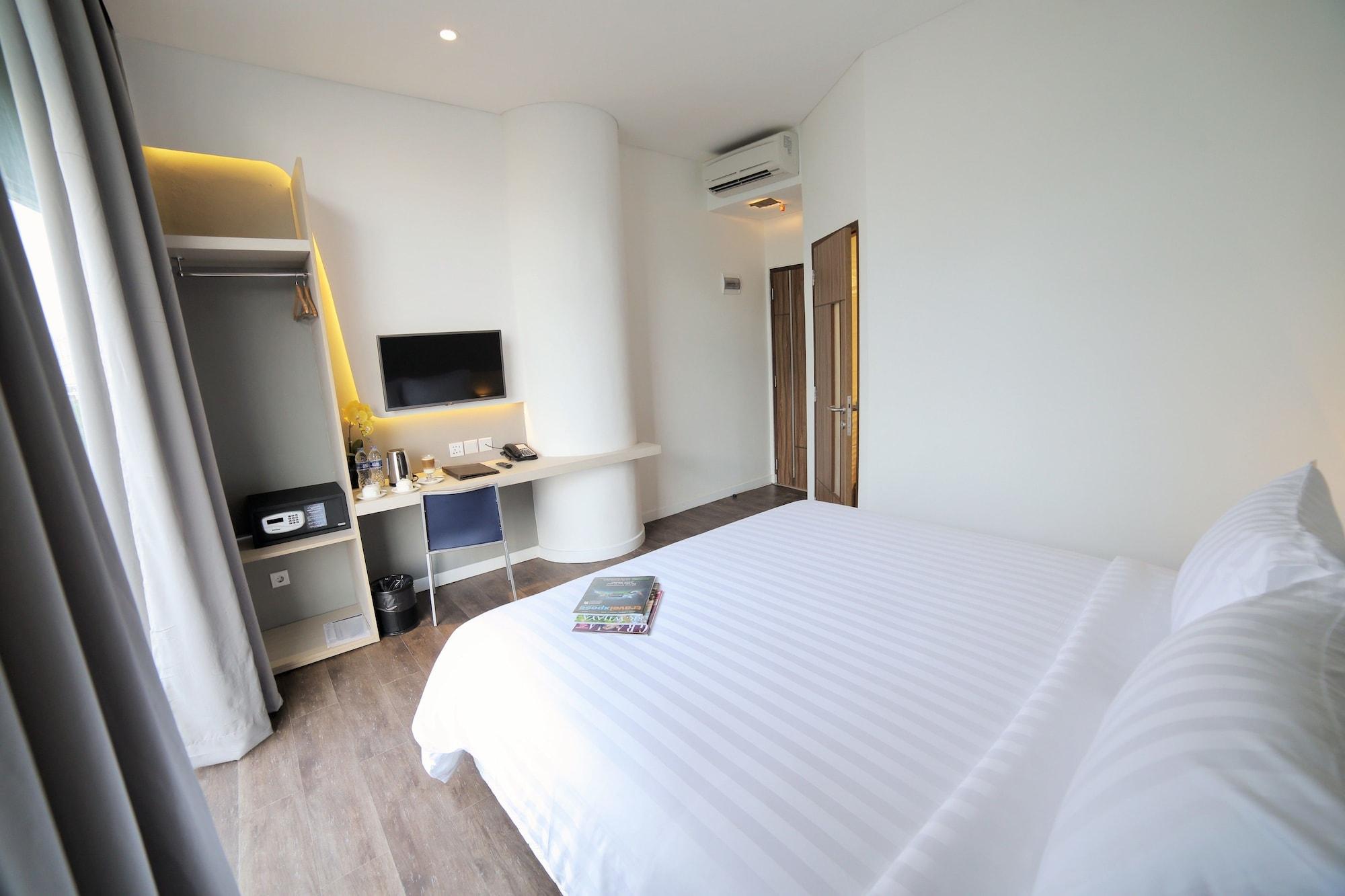 Ozone Hotel Pantai Indah Kapuk Jakarta Exterior foto
