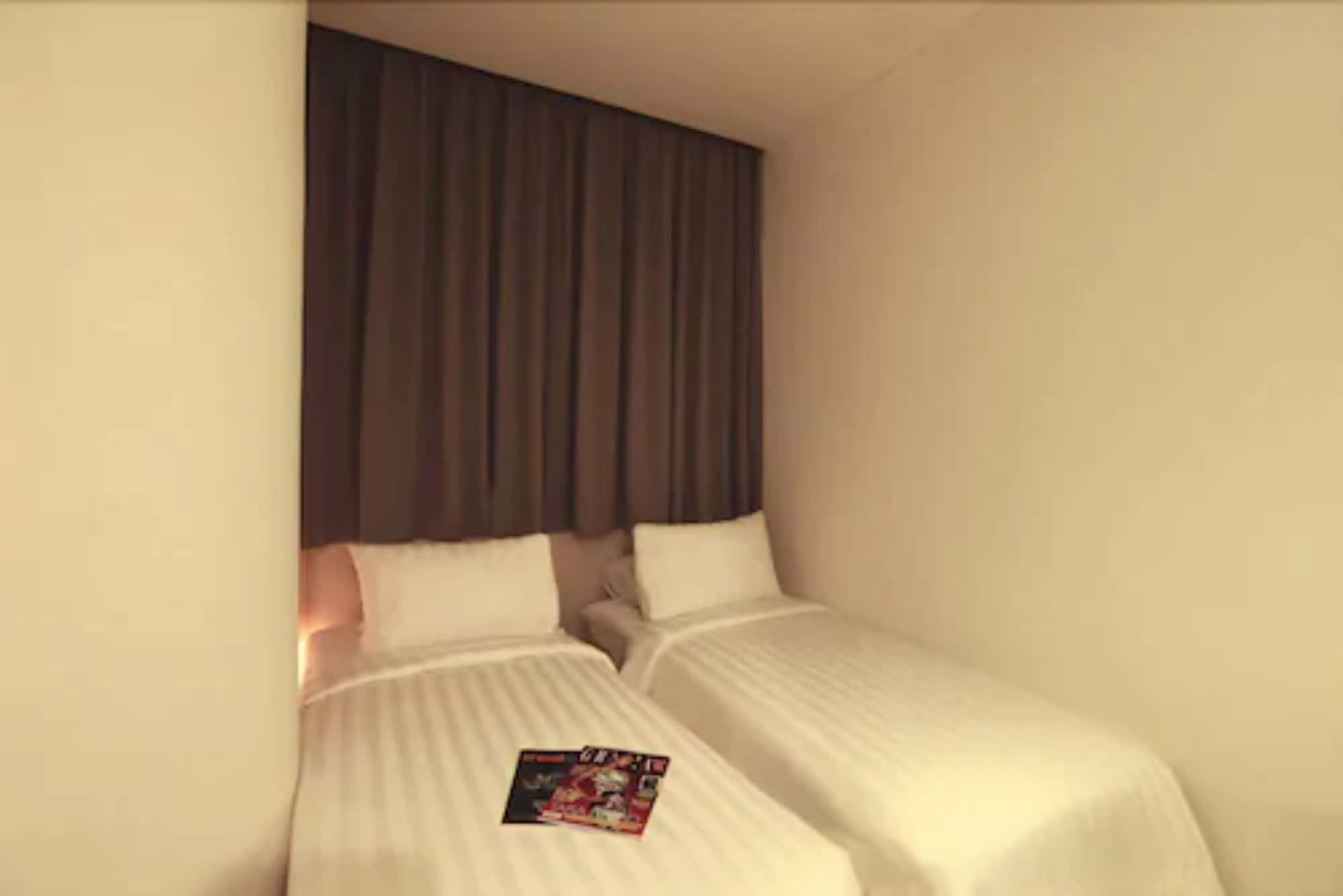 Ozone Hotel Pantai Indah Kapuk Jakarta Exterior foto