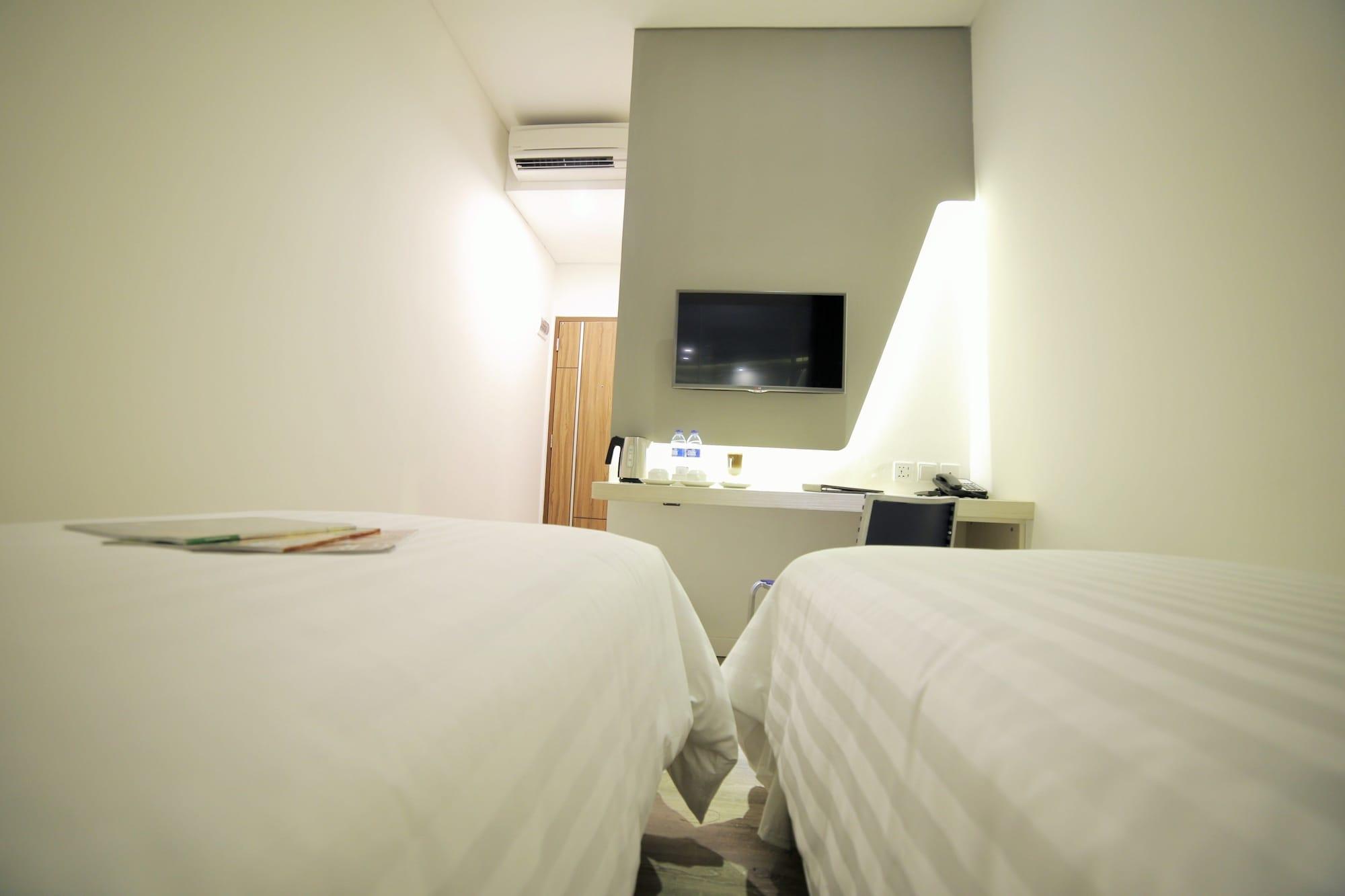 Ozone Hotel Pantai Indah Kapuk Jakarta Exterior foto