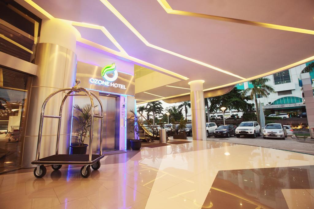 Ozone Hotel Pantai Indah Kapuk Jakarta Exterior foto