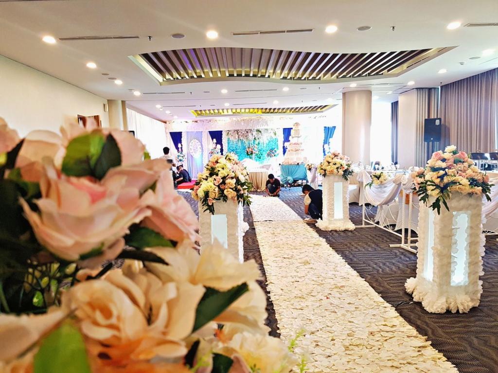 Ozone Hotel Pantai Indah Kapuk Jakarta Exterior foto