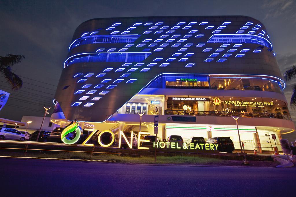 Ozone Hotel Pantai Indah Kapuk Jakarta Exterior foto
