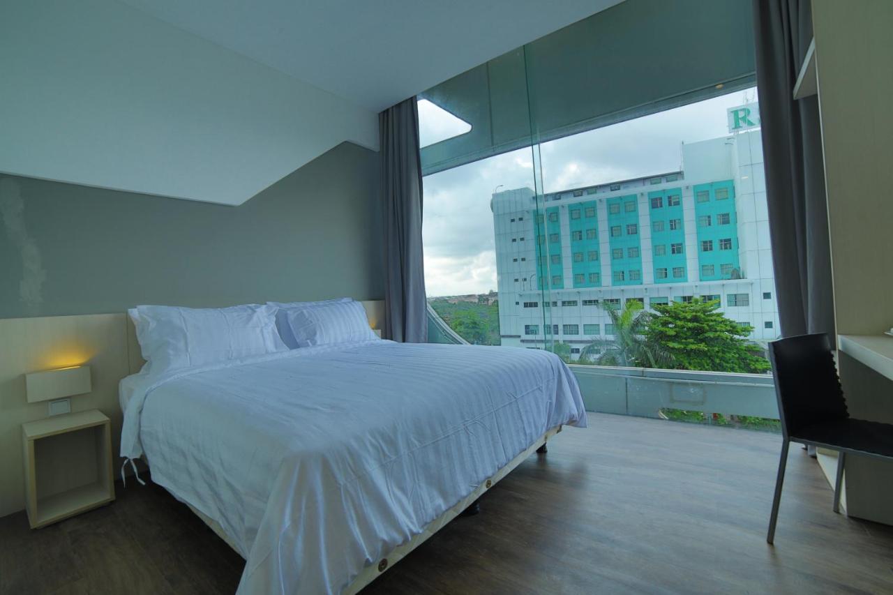 Ozone Hotel Pantai Indah Kapuk Jakarta Exterior foto