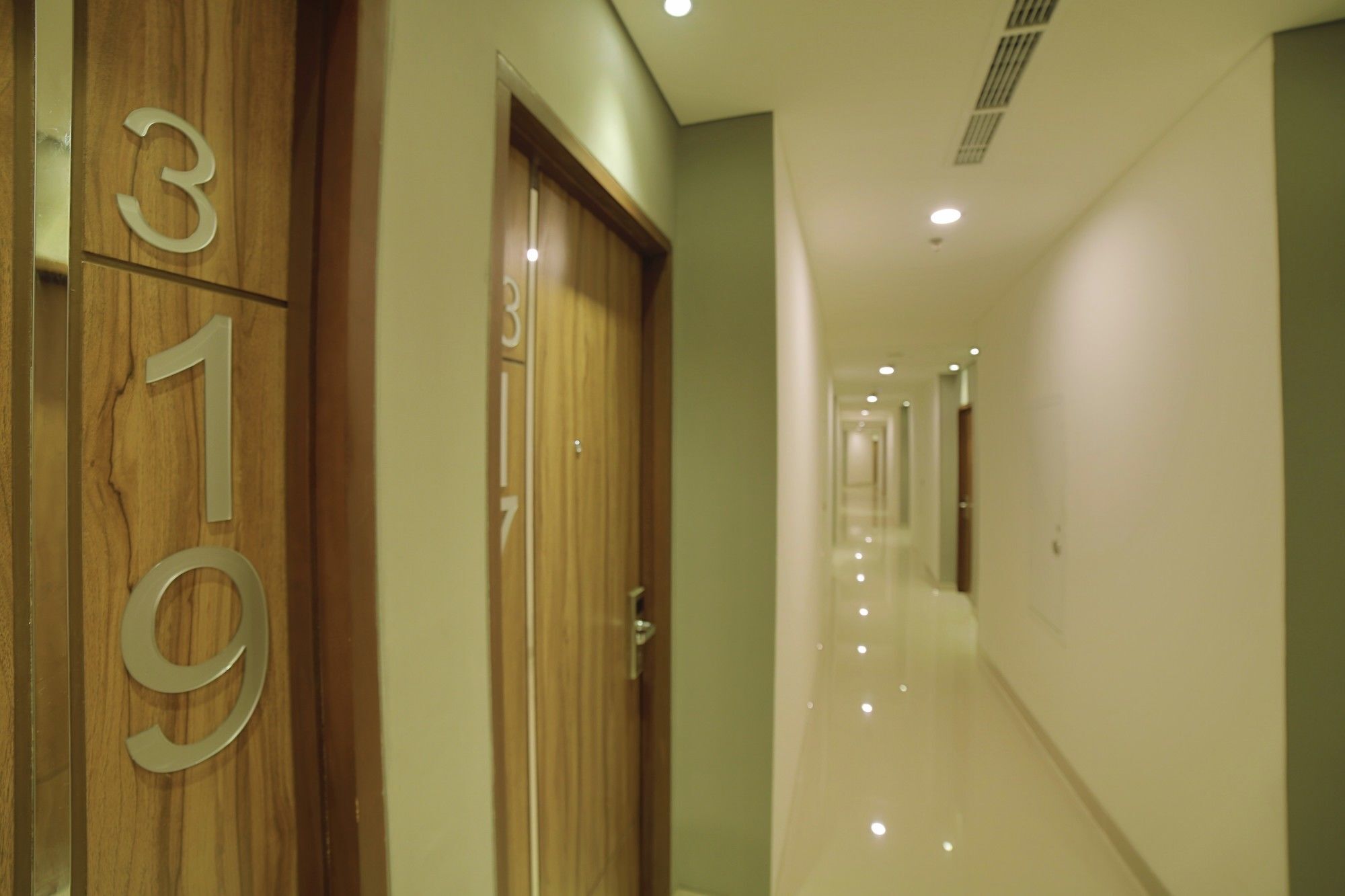 Ozone Hotel Pantai Indah Kapuk Jakarta Exterior foto